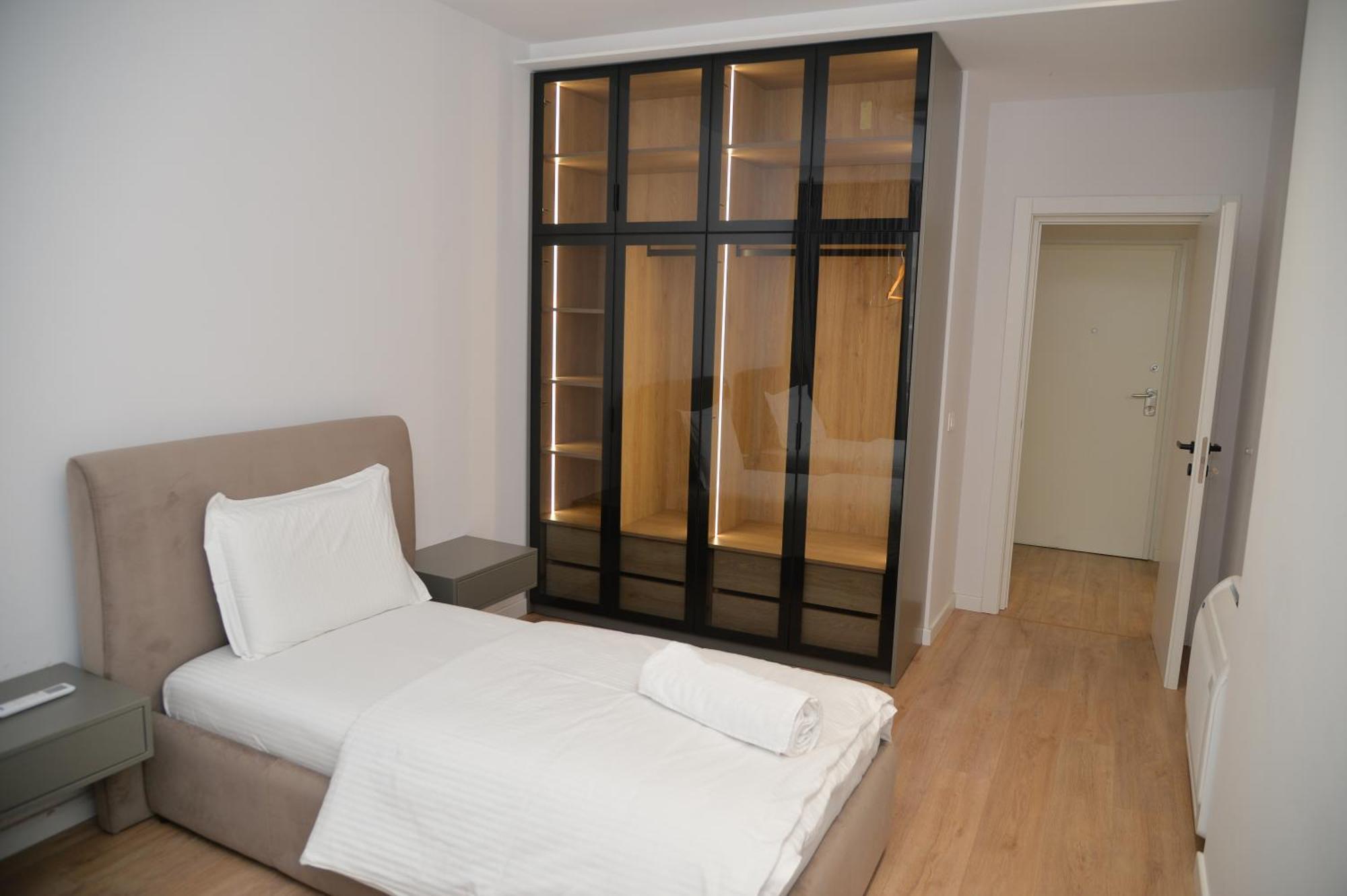 Hera Tirana Suite Deluxe Екстериор снимка